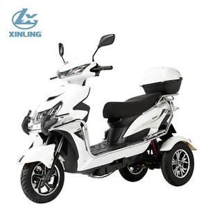 Scooter tat-triċiklu elettriku għall-adulti